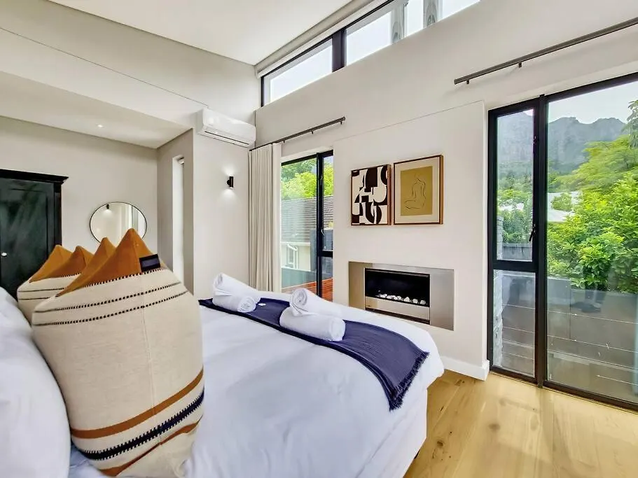 Luxurious Family Home In Newlands With Pool Le Cap Villa