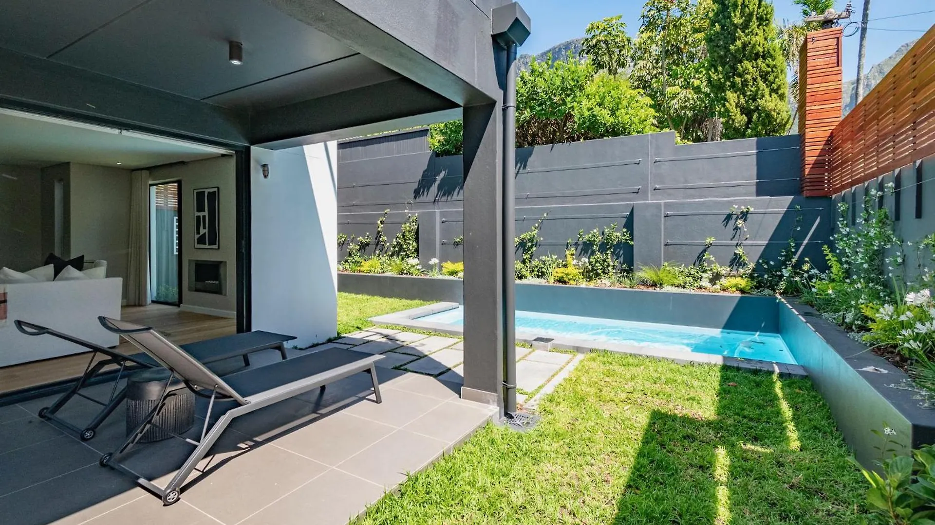 Villa Luxurious Family Home In Newlands With Pool Le Cap